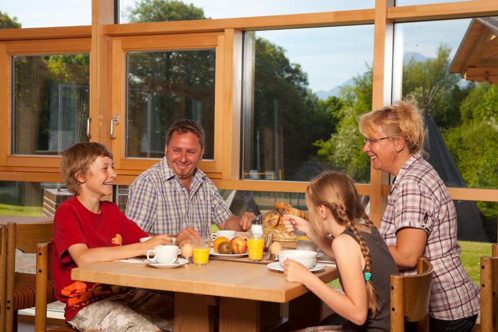 Haus Chiemgau - Kolping-Familienhotel Teisendorf Esterno foto